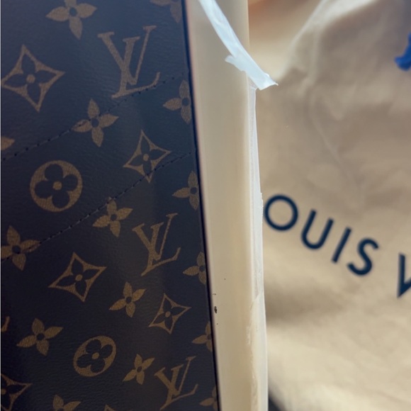 Louis Vuitton Monogram Canvas Duffel Bag - Picture 4 of 12